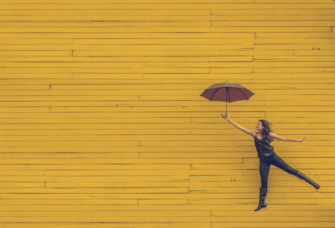 Enhancing Creativity Through Tech: Tools and Apps for Women in Arts and Writing