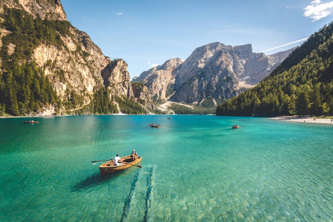 Must-Have Travel Apps for iPhone Users